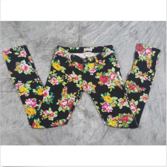 Mudd Denim - Mudd Skinny Jeans Black Floral Denim Size 1